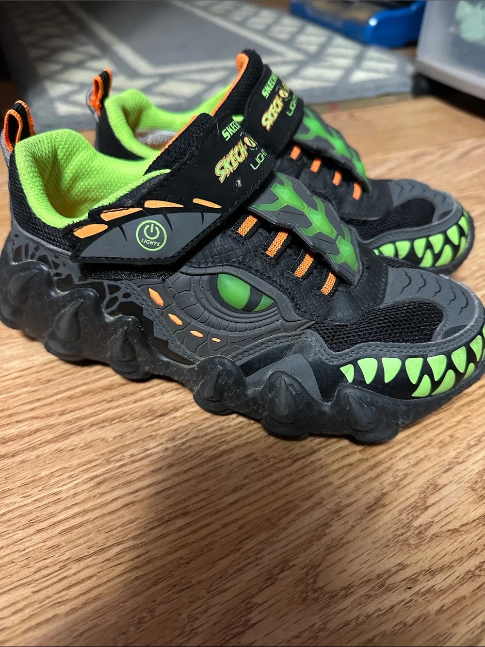 Skechers Kids Black, Green & Orange Light-Up Dino Sneakers Skechasaurus